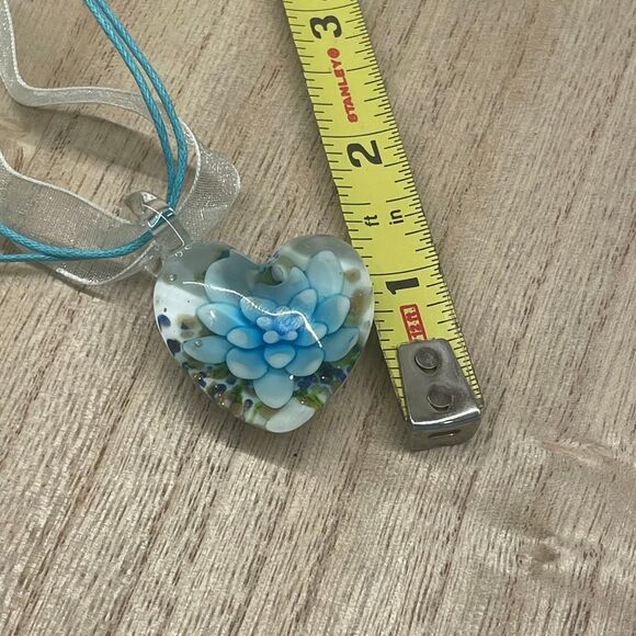 Large Heart Shaped Glass Pendant 3D Blue White Flower Inside Necklace - Picture 4 of 7